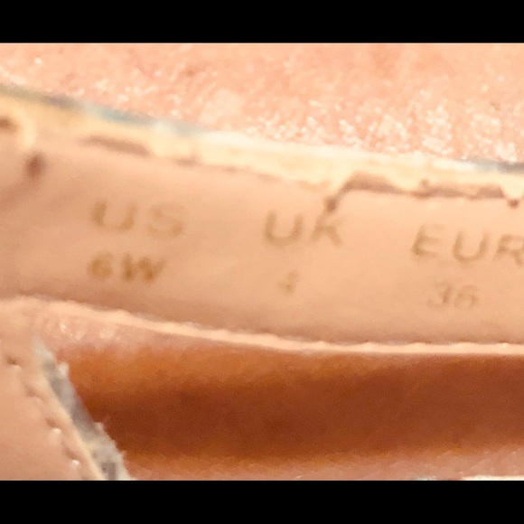 💐Naturalizer Snake Pattern Heeled Sandals! - Picture 3 of 15